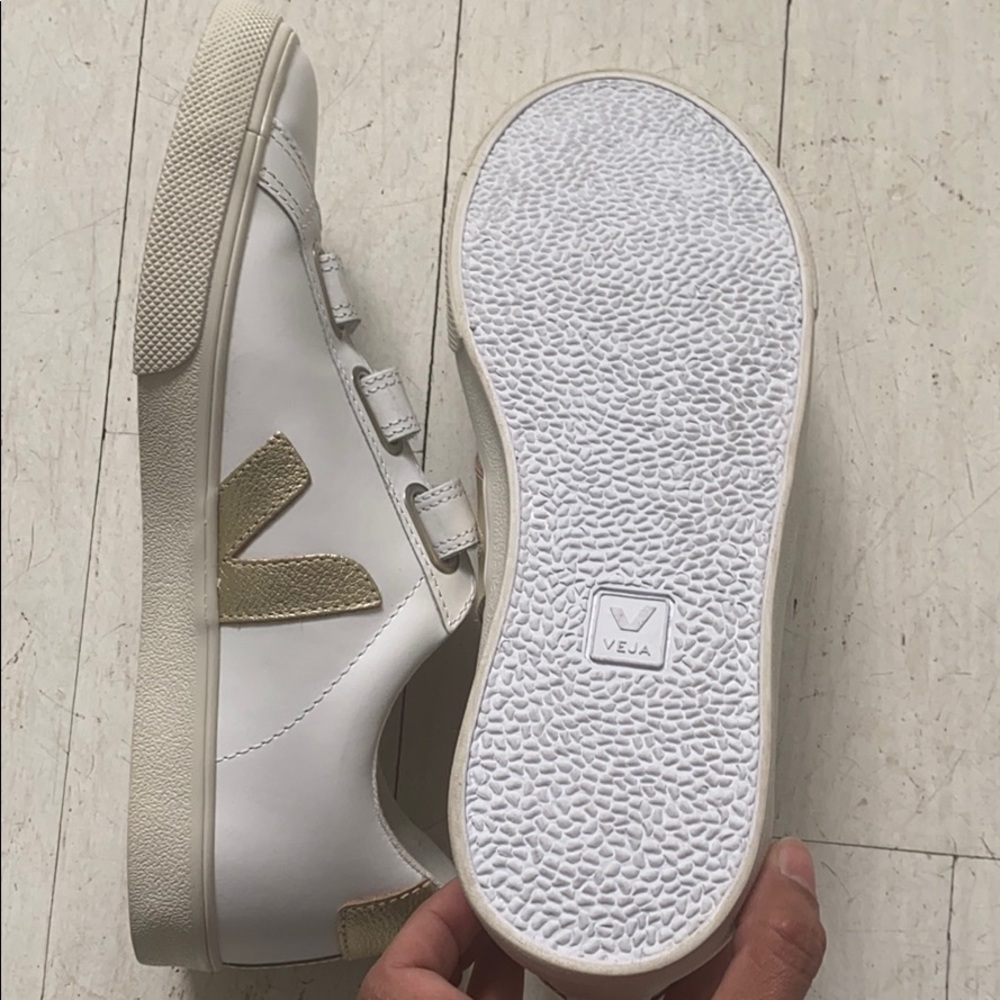 New white and gold Veja Size 7 US